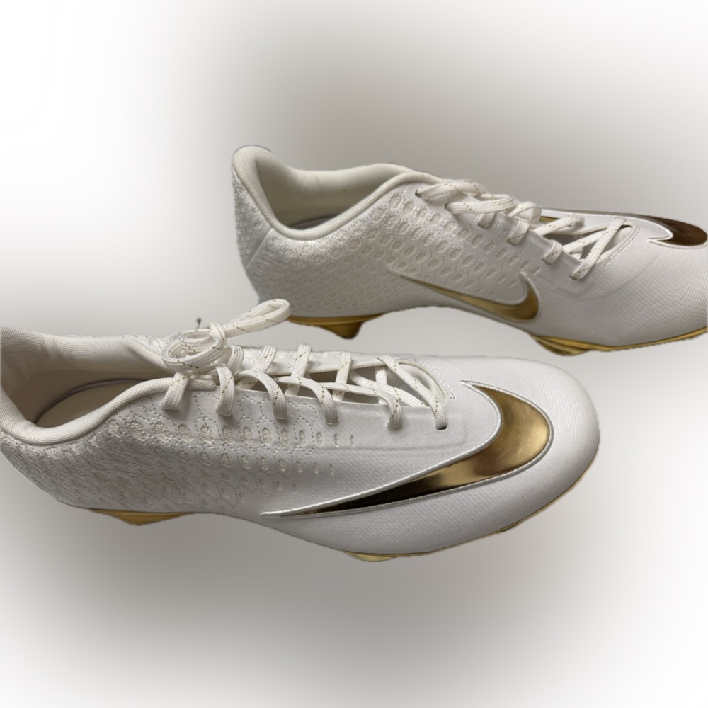 Nike Lunar Vapor Ultrafly Elite 2
Baseball Cleats White AO7946-104 size 14 - Picture 2 of 6
